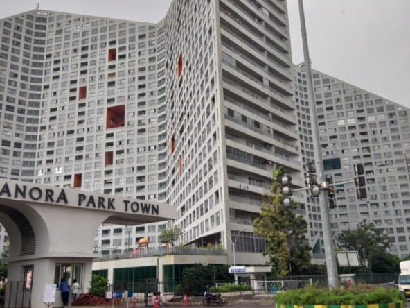 Amanora Park Town Hadapsar apartments
